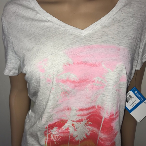 Women’s Columbia T-shirt size medium NWT - Picture 8 of 8